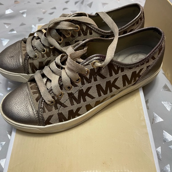 Michael kors women’s sneakers - Picture 3 of 5